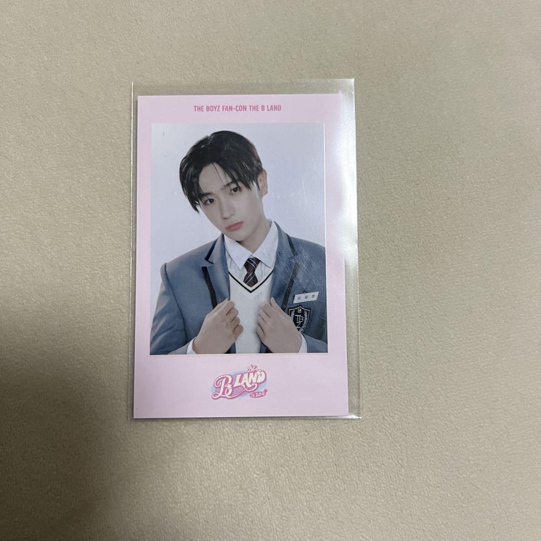 

[USED] Price reduced until 3/20 THEBOYZ Hyunjae trading card