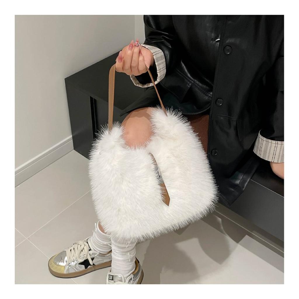 Shoulder Bag Women Plush Daily Commute
