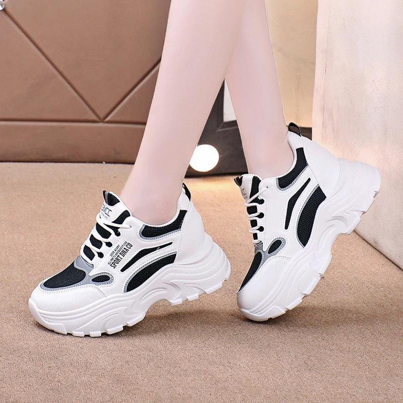 Fashion New Round Toe Breathable and Comfortable Casual Sneakers Spring/autumn Thick Sole Large Size Walking Shoes for Women