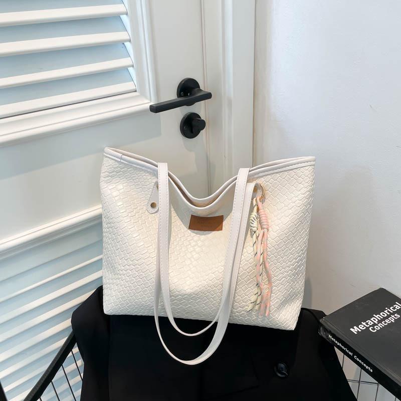Large Capacity Bag Women's Summer New Trend Large Capacity Versatile Shoulder Bag Commuter Fashion Van Tote Bag