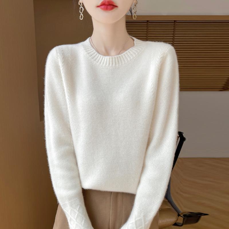 Women's Round Neck Osmanthus Stitch Wool Sweater - Fashionable, Age-Defying, Versatile for Autumn/Winter