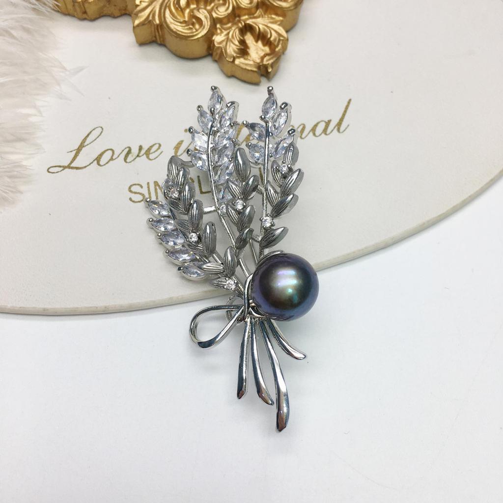 Autumn and winter clothing accessories: bean sprout, five-petal flower, and wheat stalk tian Freshwater pearl suit brooch, corsage, pin