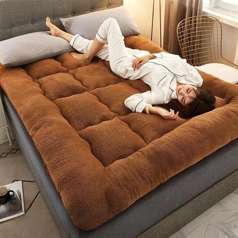 

Plush Faux Lamb Fleece Mattress Pads Thickened Foldable Bed Cushion for Home Dorm Bed Student Dormitory Bay Window Camping Use 1pc 90x200cm