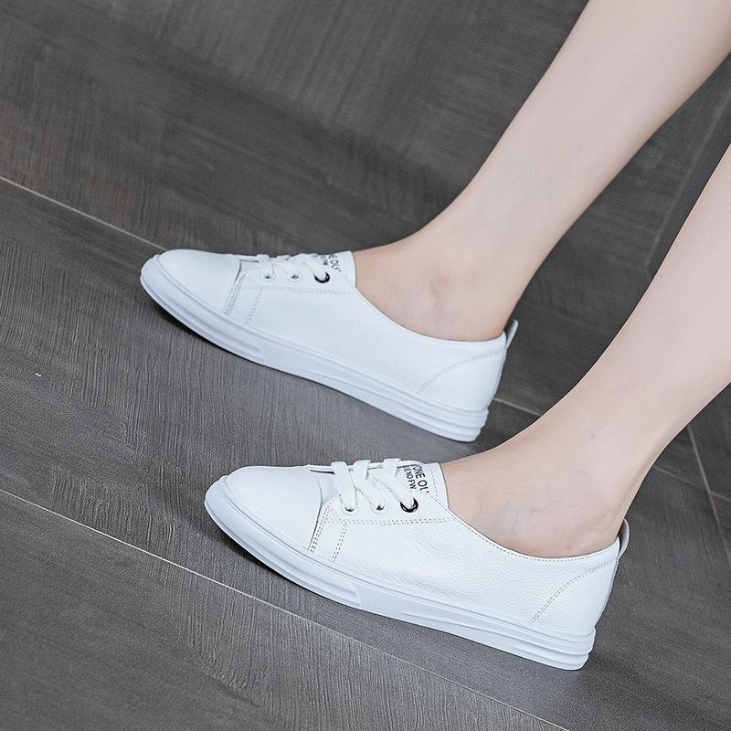 

Первый слой коровьей кожи, мягкая подошва, маленькие белые туфли, женские летние новые повседневные туфли-лодочки с неглубоким вырезом, дышащие тонкие спортивные кеды 40