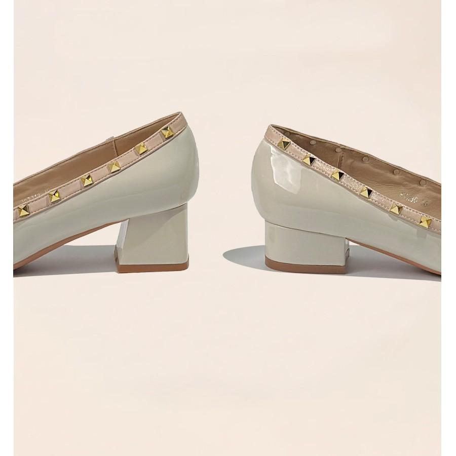 230 new pointed flat-soled single shoes patent leather light mouth thick heel rivets temperament low heel signature women's single shoes women