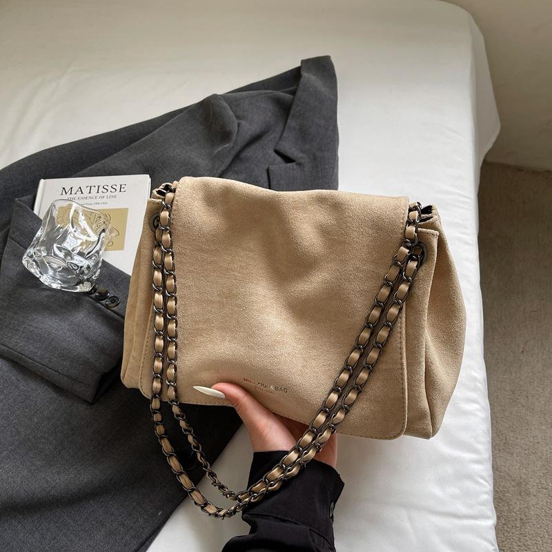 Textured Chain Versatile Women's Bag New Popular Fashion Large-capacity Leisure Commuting Shoulder Armpit Bag