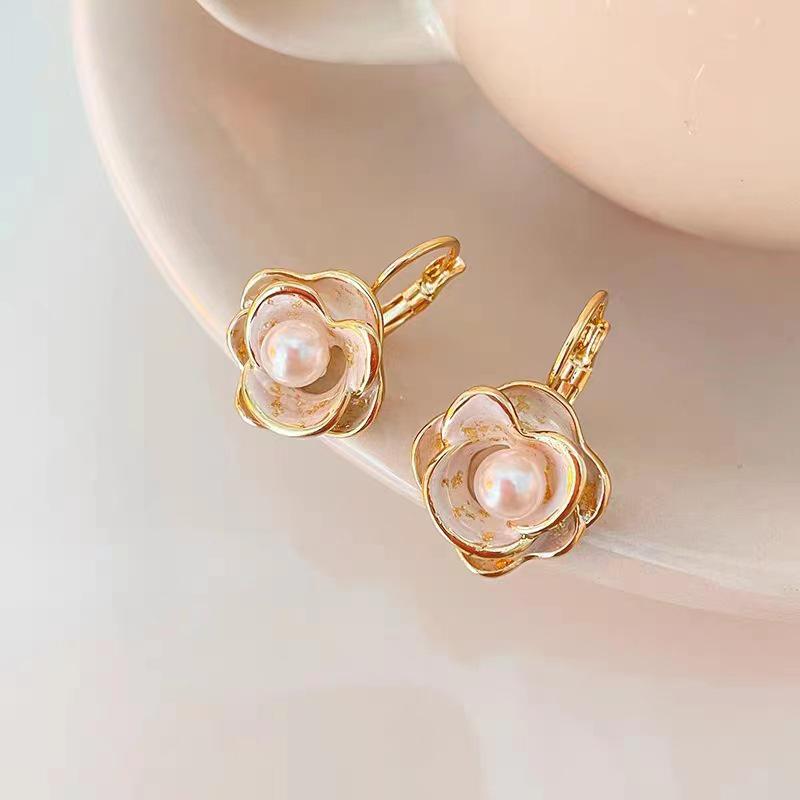 Fresh Style Pearl Camellia Stud Earrings: 925 Sterling Silver for Women - Elegant Design