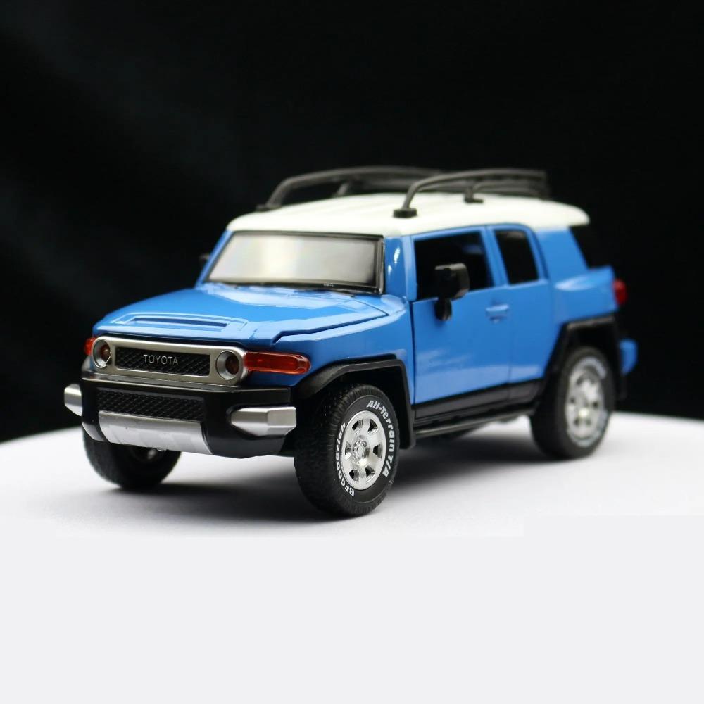 

1/32 TOYOTA Cruiser FJ игрушечная модель автомобиля литой сплав внедорожник внедорожная коллекция инерционный звук и свет подарок для детей мальчиков синий