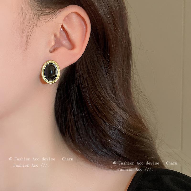 Vintage Oval Geometric Necklace - Retro European & American Style Clavicle Chain