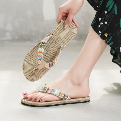 New Women's Fashion Trend, Anti Slip, Wear-resistant, Comfortable Soft Bottom, Ethnic Style Flat Heel Flip Flops