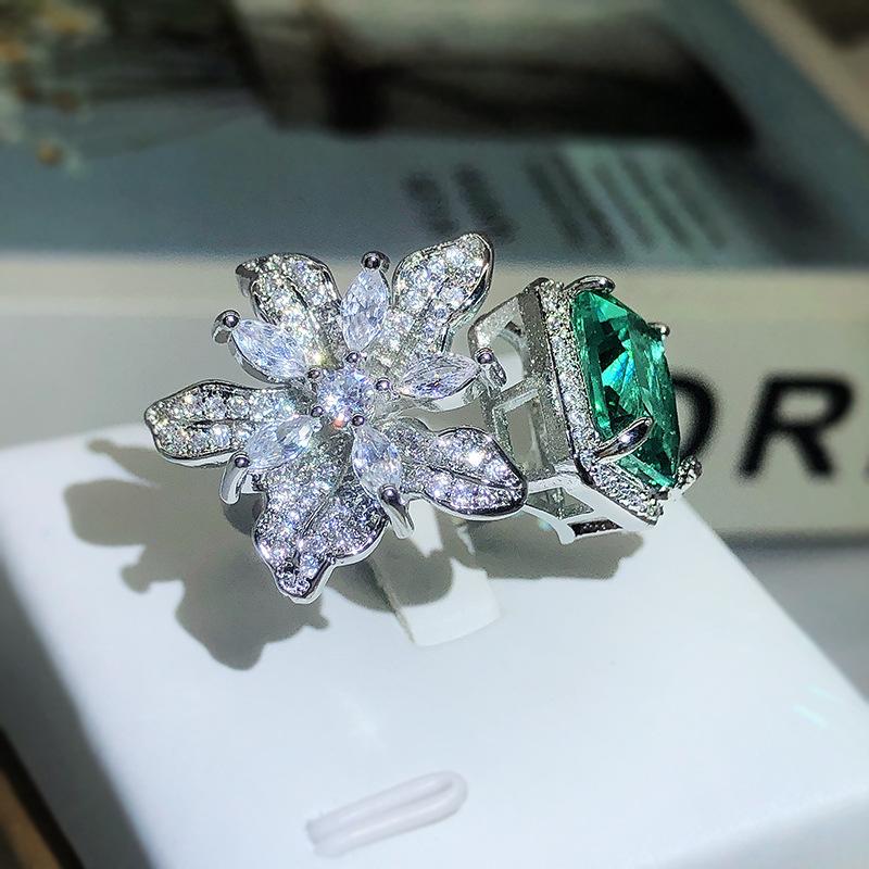 Exquisite Square Flower Ladies Opening Ring Stamp Fashion Full Diamond Set Green Zircon Ring Party Wedding Gift