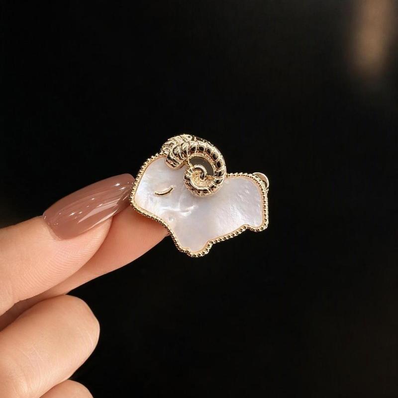 Stylish Mother-Of-Pearl Broochpremium Quality Elegant Lapel 2027 Zodiac Sheep Accessory Niche, Design-Forward Style