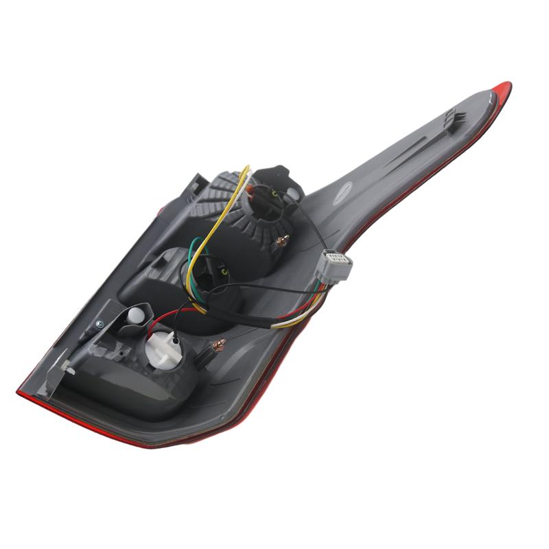 1 pièce Feu arrière Pour Mitsubishi L200 Triton Strada 2015 2016 2017 2018 Feu arrière Avertisseur arrière Sans ampoule 8330A943 8330A944