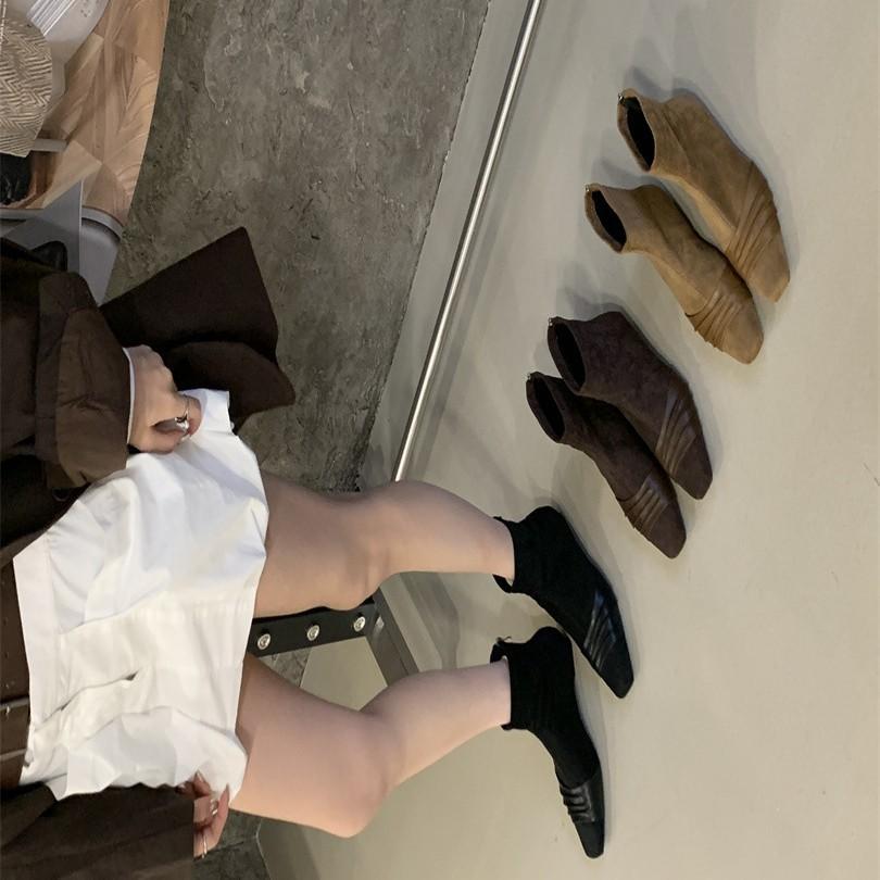 2025 autumn and winter new pointed thin heel high heel temperament thin French fashion sexy beauty female Internet celebrity short boots