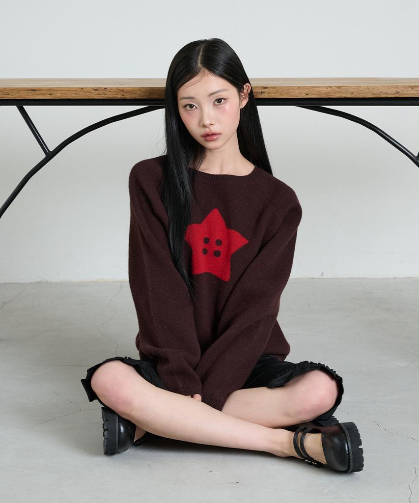 Isjabaibeu Star Button Knit - Brown