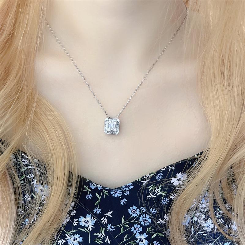 Korean Minimalist Luxury Necklace: Versatile, High-End Clavicle Chain in Trendy, Cool Design