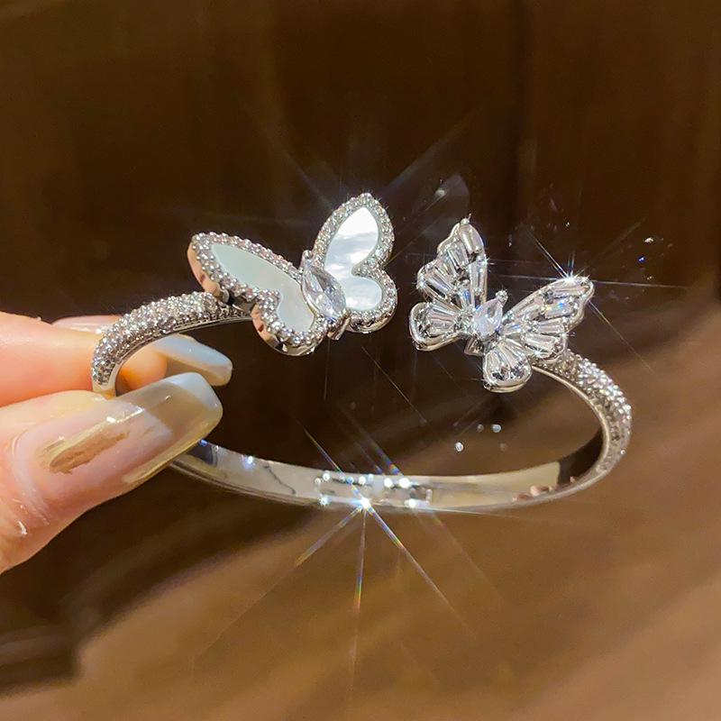 Zircon Mother-of-Pearl Butterfly Open Bangle - Elegant, Fashionable, High-End Women's Jewelry.