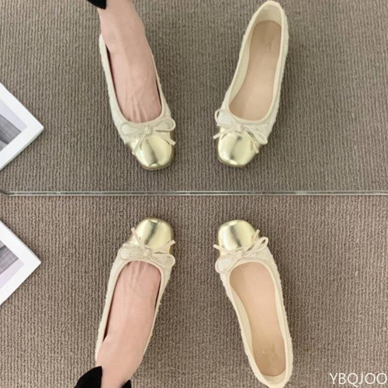 Elegante, schlichte Ballerinas mit Schmetterlingsmotiv, Schleife und eckiger Spitze, bequeme und lässige Damenschuhe mit weicher Sohle – ein neues, modisches und vielseitiges Modell.