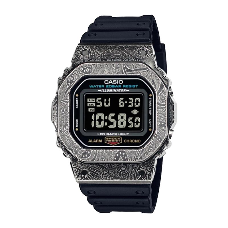 CASIO Unisex G-SQUAD Series Black Watch DW-5600UE-1(Watch4--)