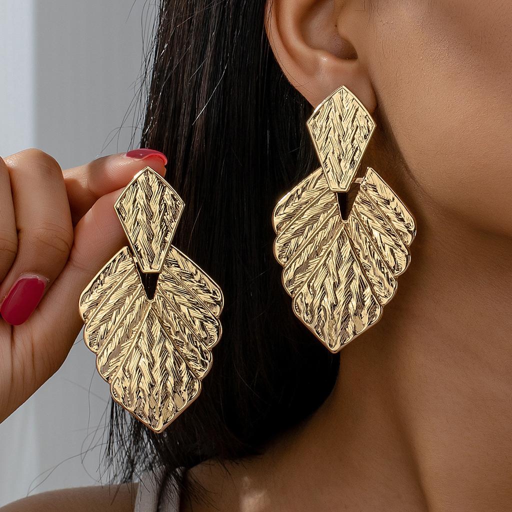 European and American jewelry fashion leaf gold earrings women's high sense exaggerated geometric metal stud earrings