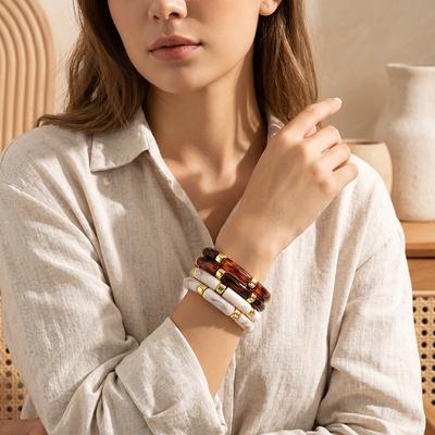 Bernsteinfarbene Bambusgelenkförmige Acryl-Elastikarmbänder Set für Damen Mode Einfache Persönlichkeit Harzgefärbte Armbänder Retro Schmuck