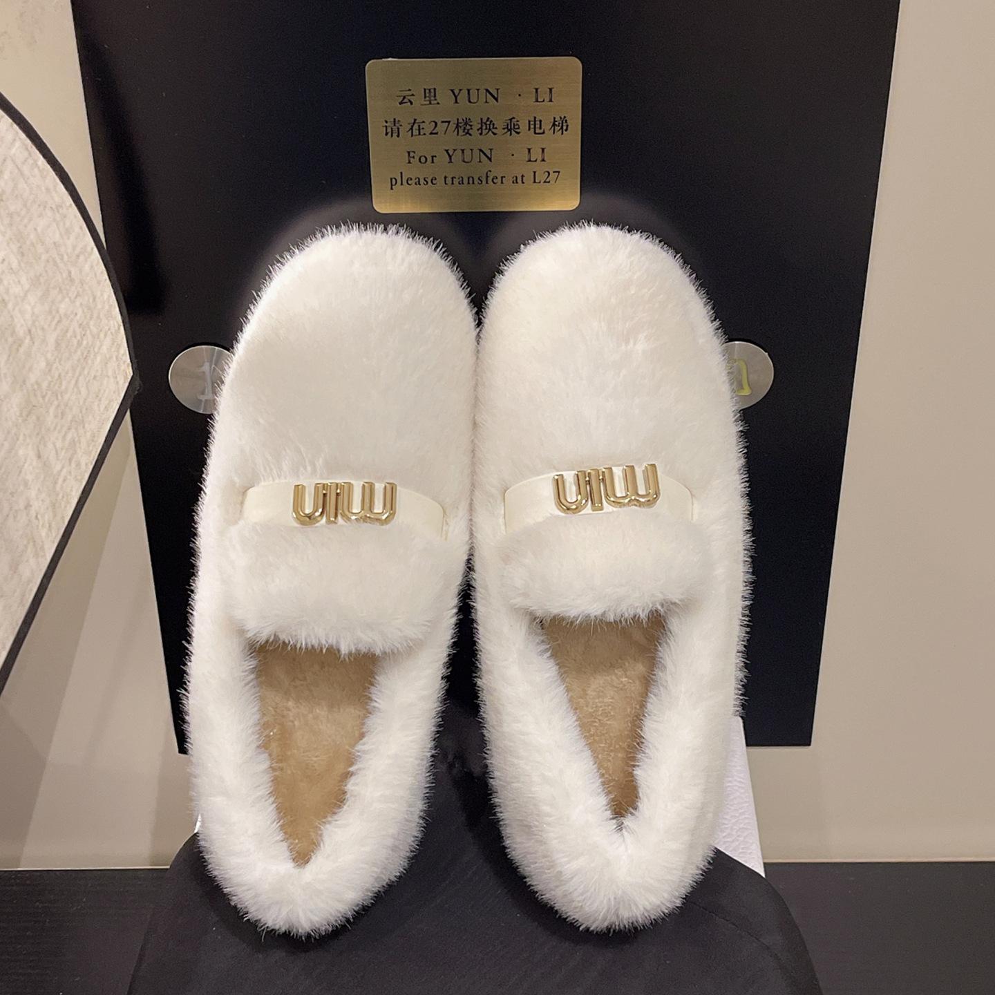 

[Фанфна] Французские пушистые туфли для женской осени и зимы 2025 года, новая модель, бархатные туфли Мэри Джейн на одной педали, хлопковые туфли 40