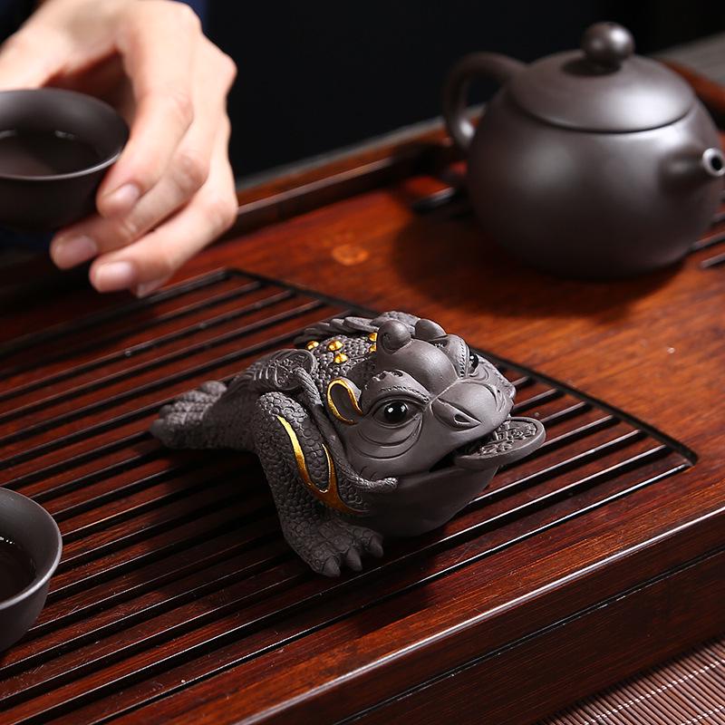 Handmade Purple Clay Three-Legged Golden Toad Tea Pet Ornament for Tea Table or Office.