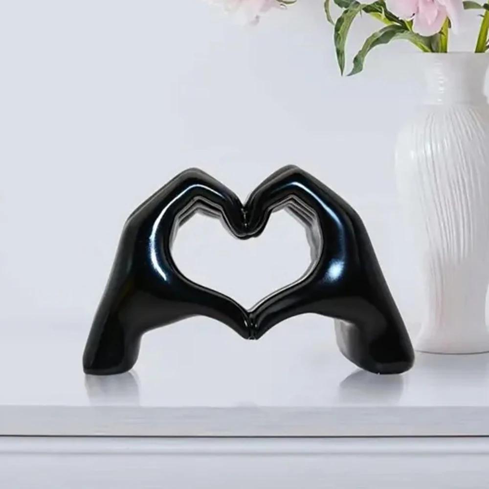 

Resin Love Gesture Statues Sculptures Desktop Ornament Light Luxury Art Crafts Office Home Decoration As Pictures Shown чёрный