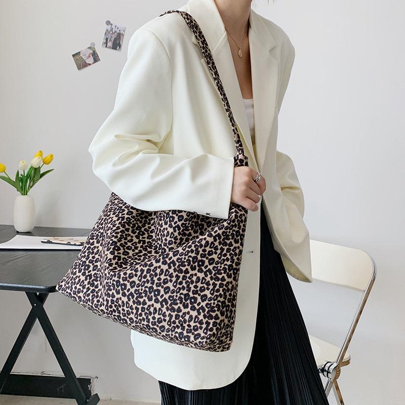 Leopard Print Diagonal Cross Large Capacity Single Shoulder Canvas Bag