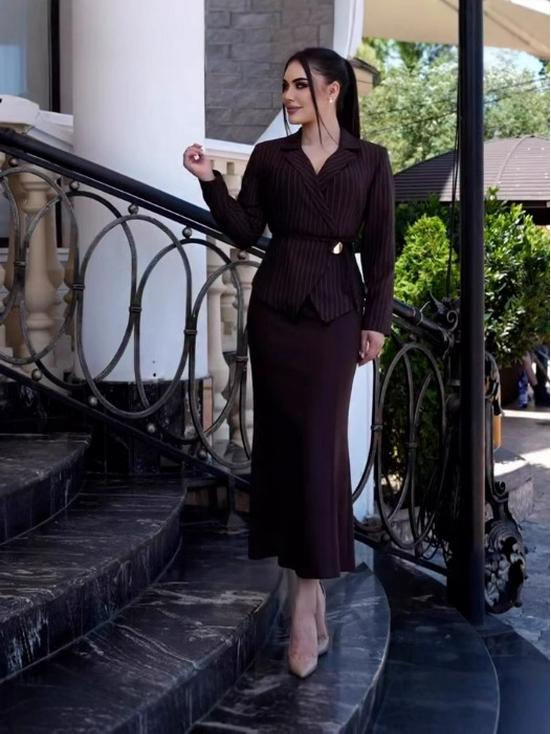 2025 Elegant Summer Two-Piece Set: High-Waisted Slimming Skirt & Jacket