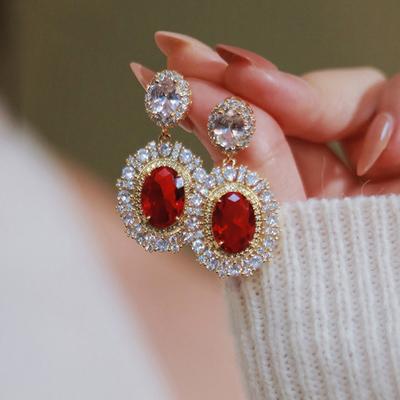 Exquisite Retro Temperament Palace Oval Red Stone Dangle Earrings for Women Girls Charm Party Earrings Vintage Jewelry