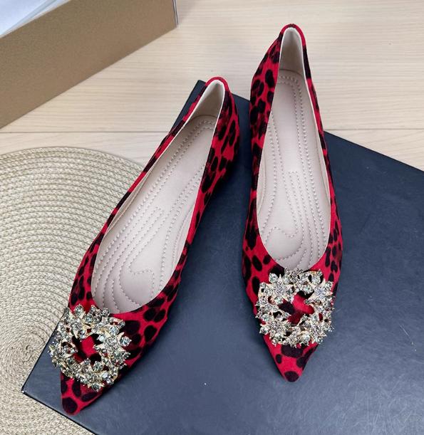 Women Luxury Pearl Crystal Buckle Flock Flats Pointed Toe Dough Shoes Spongy Insole For Tender Feet Comfortable Walking Slip-On