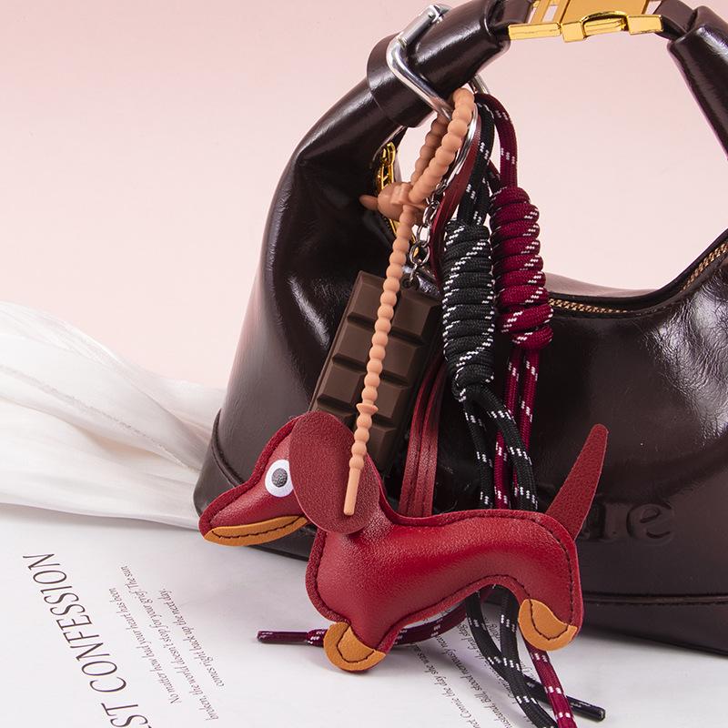 Colgante de Cuerda Tejida Dachshund y Amuleto de Cuero para Teléfono/Bolso