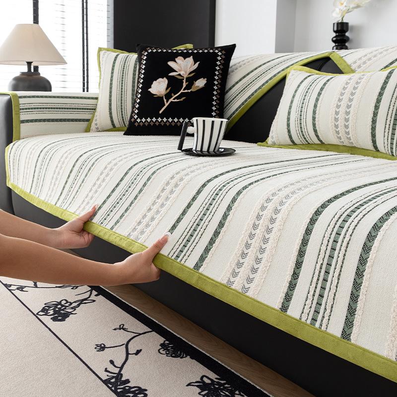 

Light Luxury Modern Simple Four-Season Universal Chenille Seat Cushion New Mao Mao Yarn Non-Slip Sofa Cover 70*70cm зелёный