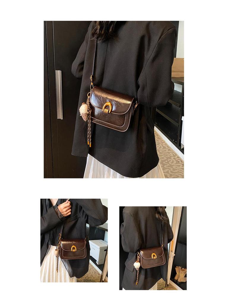 Oil Wax Leather Retro Shoulder Bag - Women's Small Square Bag for Spring 2025 Festival Fashion.