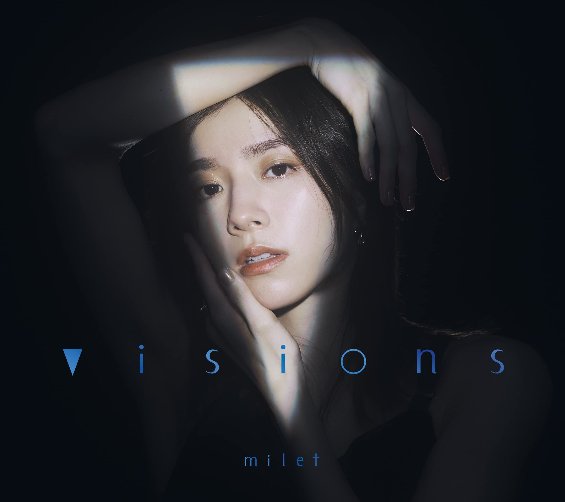 

visions (First Press Limited Edition A)