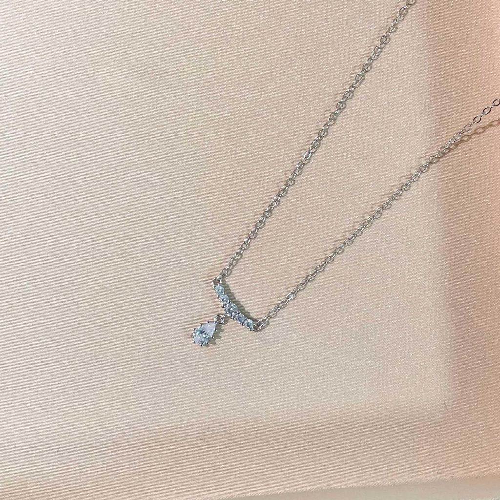 S925 Sterling Silver Retro Emerald Water Drop Tassel Pendant Necklace for Women - Elegant, Versatile High-End Clavicle Chain.