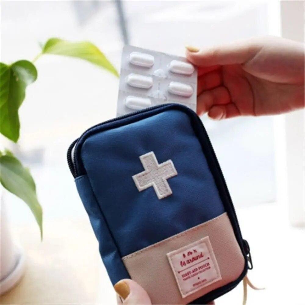 1pc Home First Aid Small Medicine Kit Home Medicine Storage Travel Outdoor Mini Portable Small Box Medical First Aid Kit 4colors