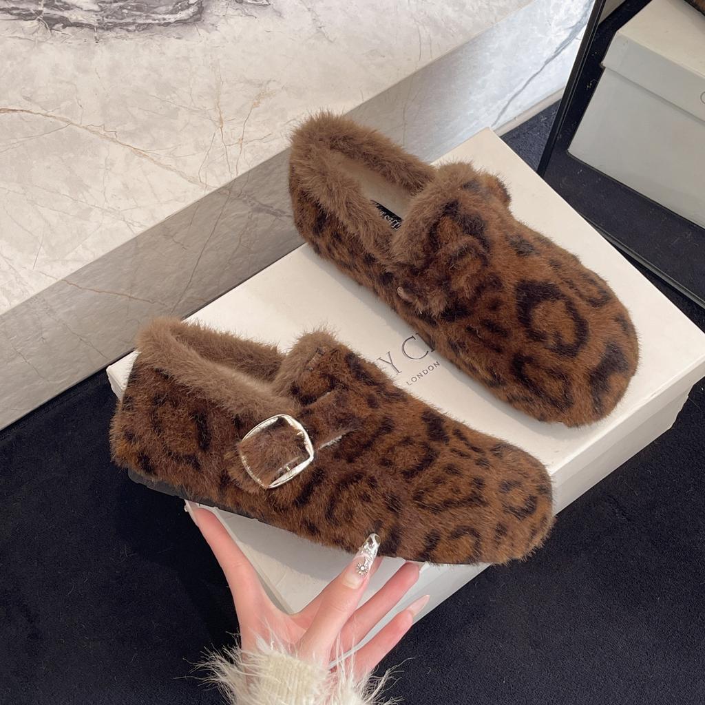 Huge Good-looking New Velvet Inner Height Increase Cm Mao Mao Shoes Women's Winter Temperament Versatile One Pedal To Keep Warm