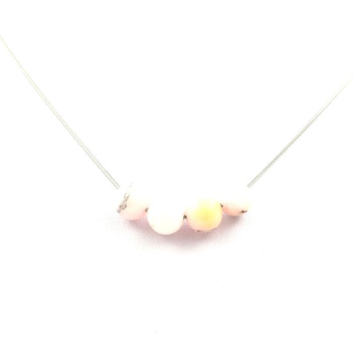 Pierres et Minéraux. Collier 4 perles Opale Rose 8 mm Chaine en acier inoxydable.