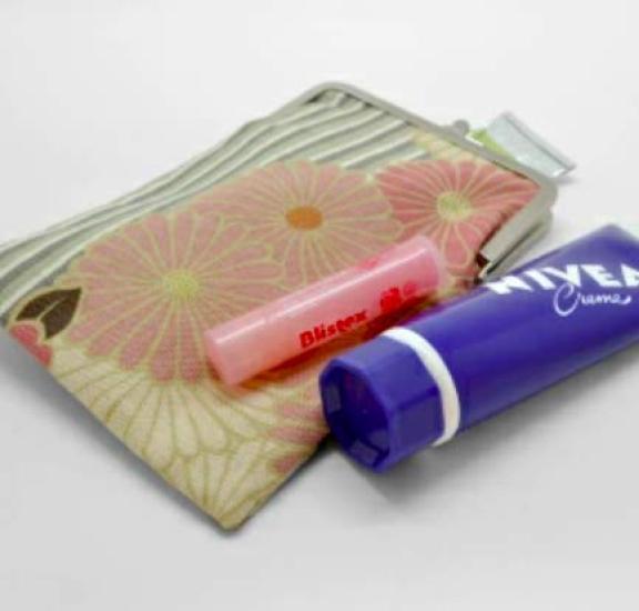 Noren Mini Pouch Retro Flower Design Made In Japan with a Japanese Pouch for Small and Pencils (A7 Size, - Black) / Pattern, Multi-Purpose Items,