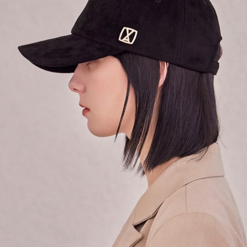 VARZAR VA Square Suede Ball Cap Black