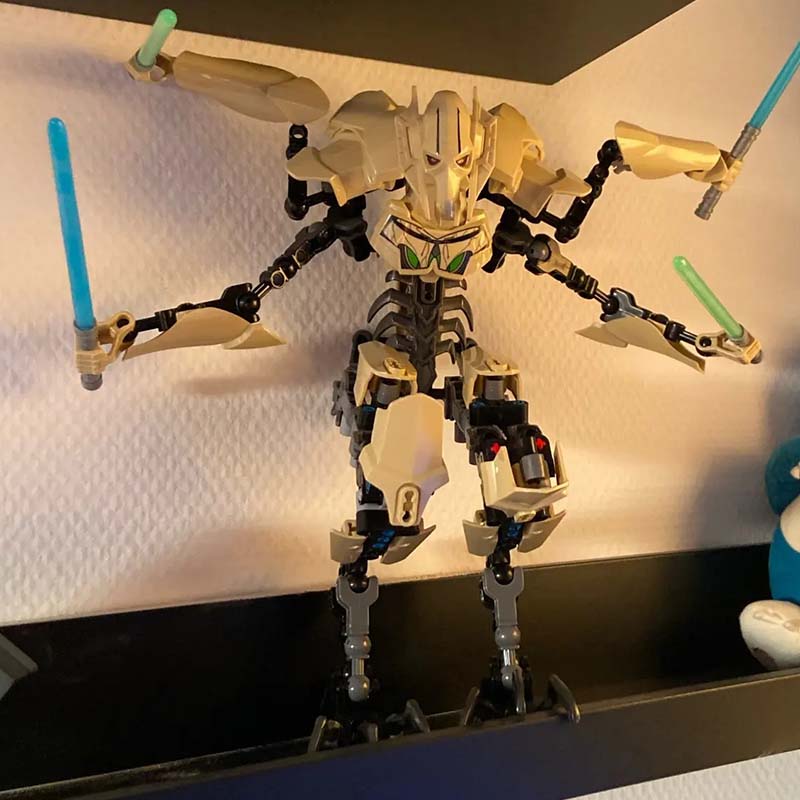 183pcs KSZ714 Star Action Figure assembly Toy Anime Robot Grievous With Lightsaber Hilt Combat Weapon Model Building Blocks Gift