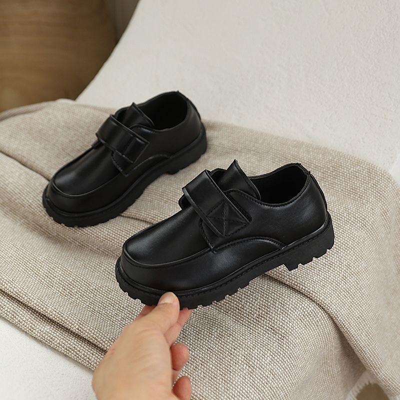 

Мальчиковые кожаные туфли мягкая подошва мальчики средняя школа и старшие школьники с костюмом черные туфли для выступлений девочки одинарные туфли 22 The inner length of the shoe is 15cm