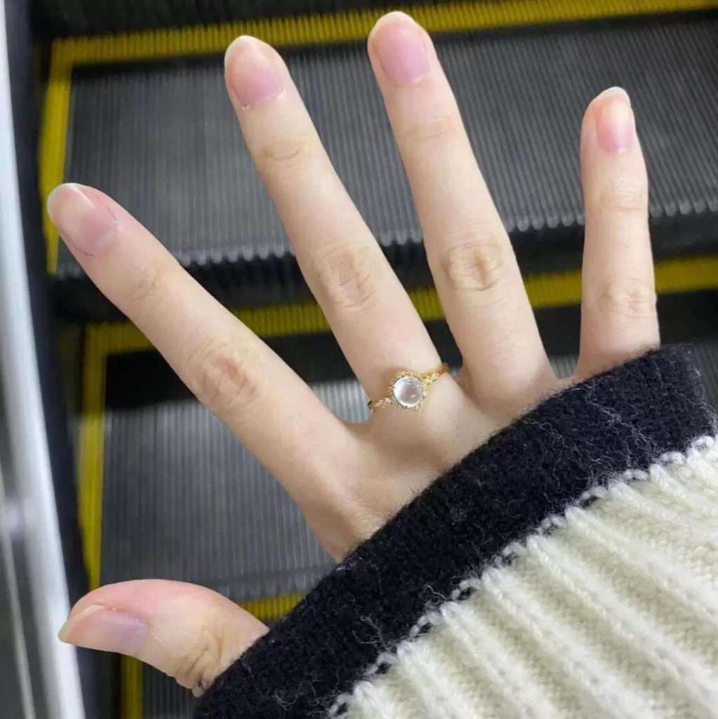 Women's High-Grade Temperament Open Ring with Transparent White Imitation Agate Cabochon