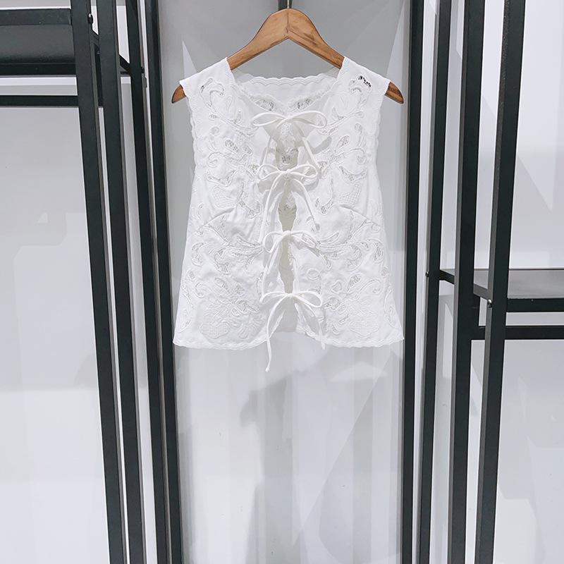 Elegant 2026 Spring/Summer French Niche Lace-up Sleeveless Top & Floral Embroidery Long Skirt Set Size M