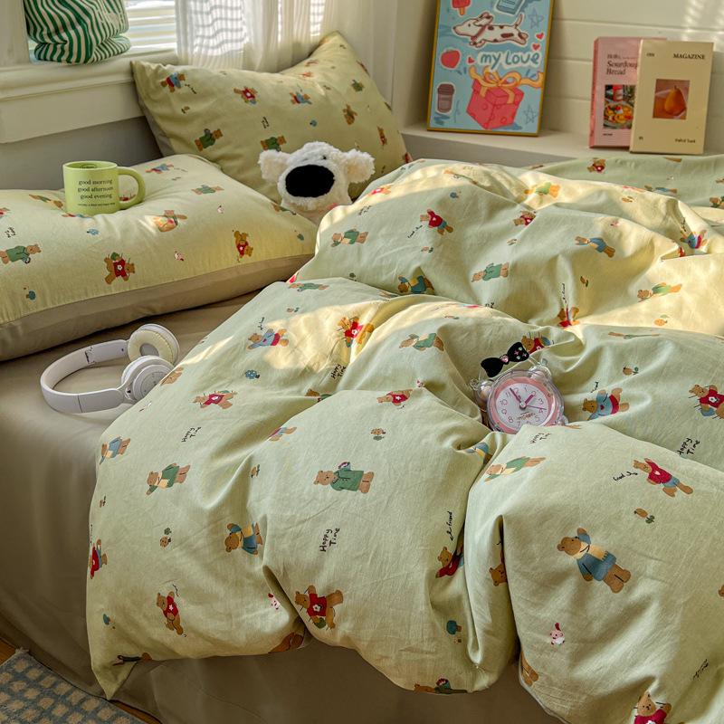 Cotton Four-Piece Bedding Set - Student Dormitory Version A: 100% Xinjiang Cotton, Version B: Traditional Water-Washed Sheets & Duvet Covers.