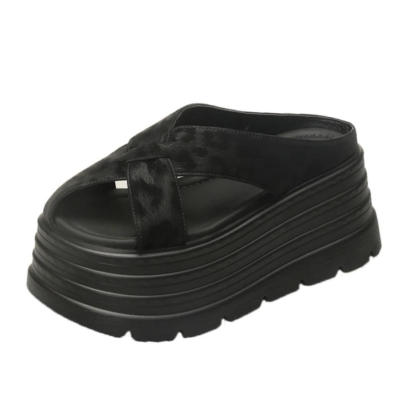 Moda 8CM Scarpe da Donna Retro Versatili Estate 2025 Zoccoli con Tacco Aumenta Altezza Sandalo Femminile Leopardo Spesso Nuova Moda Scandali
