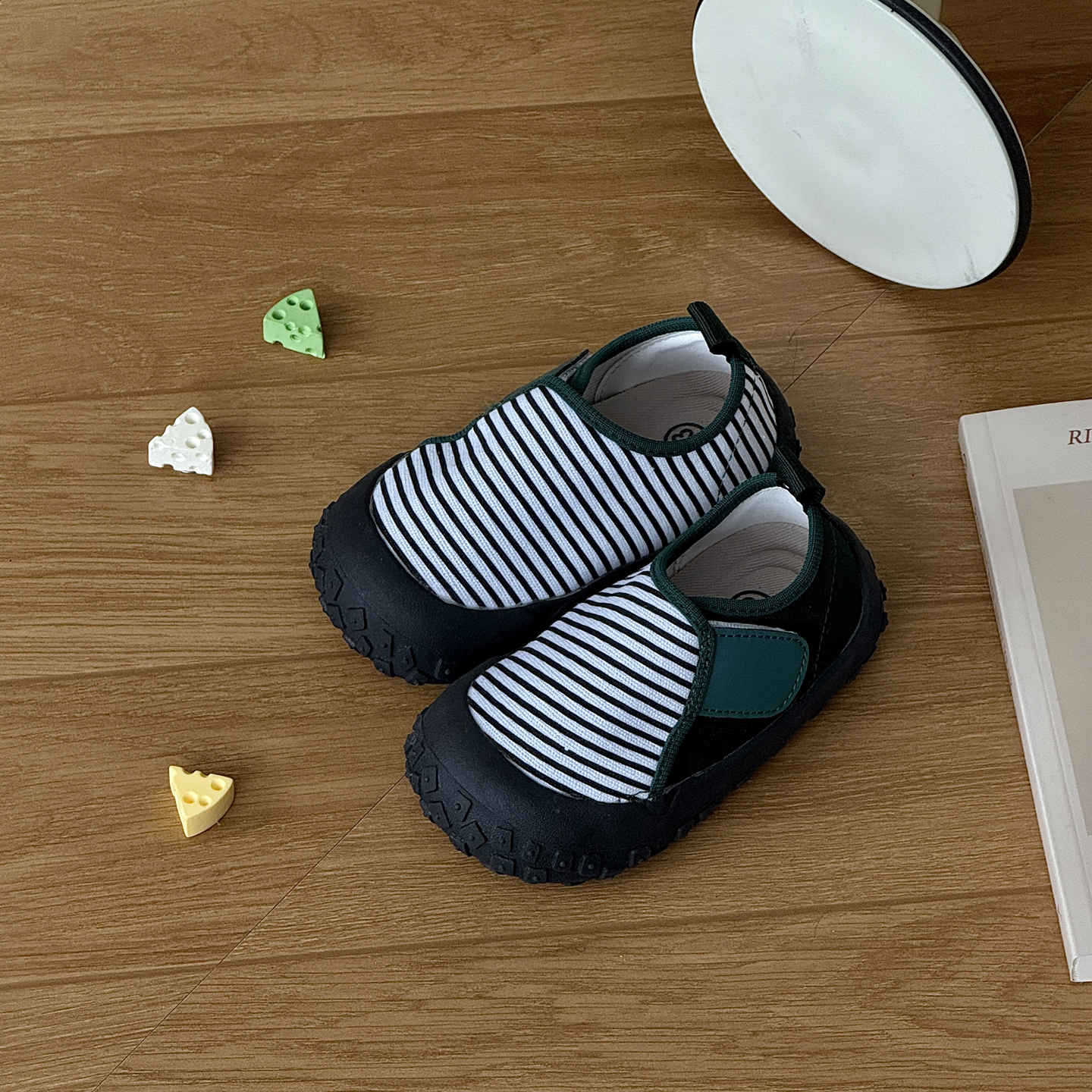 

XSHX Корейские тканевые туфли детский сад осень тонкий холст широкая головка мягкая подошва липучка дышащие и удобные малыши мальчики и девочки 30