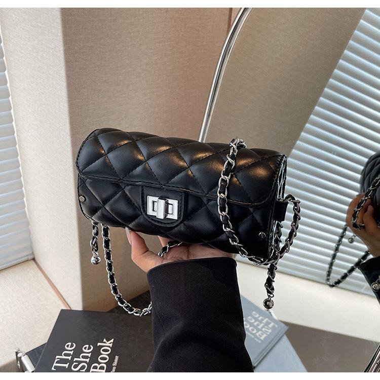

Popular high-value fashion diamond chain small bag women s spring new shoulder crossbody pillow bag чорний